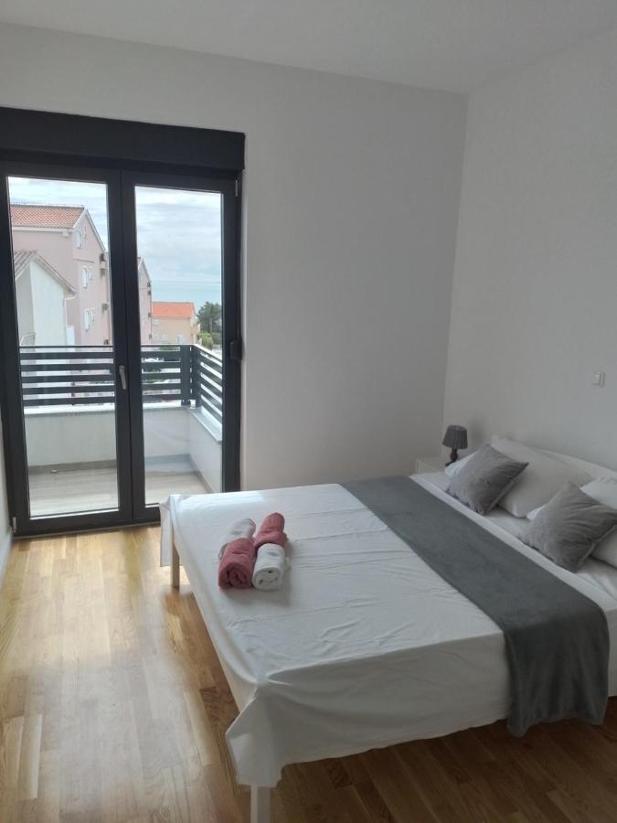 Villa Biba Novalja Buitenkant foto